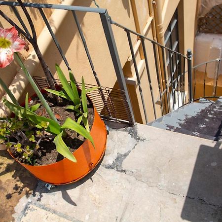 Ferienwohnung Stylish, Basement Studio With Roof Top Access - Ep9B Athen Exterior foto