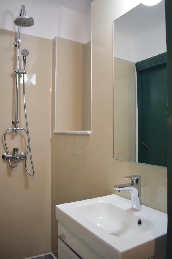 Stylish, Basement Studio With Roof Top Access - Ep9B Athen Exterior foto